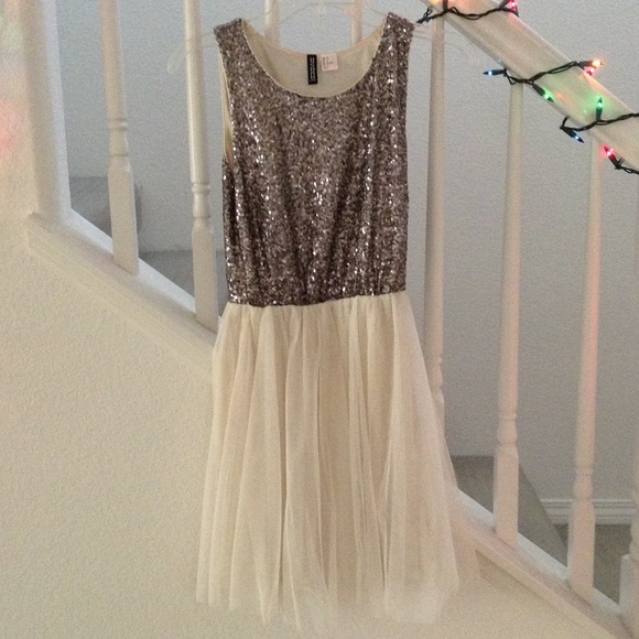 Dress - Picture 2 of 3