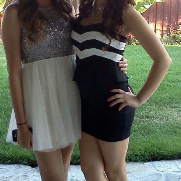 Dress - Picture 3 of 3