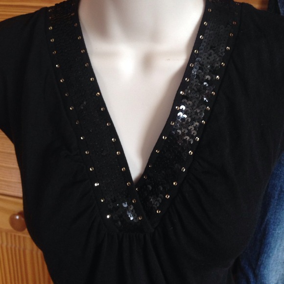 BUNDLED💠INC sleeveless sequined V neck NWOT - Picture 3 of 3
