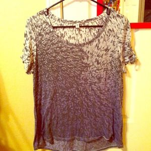 Ombré t-shirt with cut outs on shoulders!!