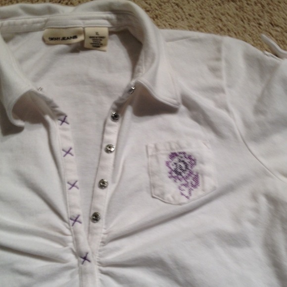 Cute top - Picture 2 of 4