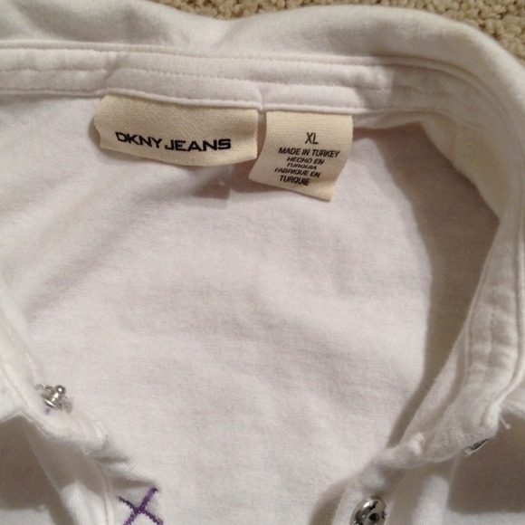 Cute top - Picture 3 of 4