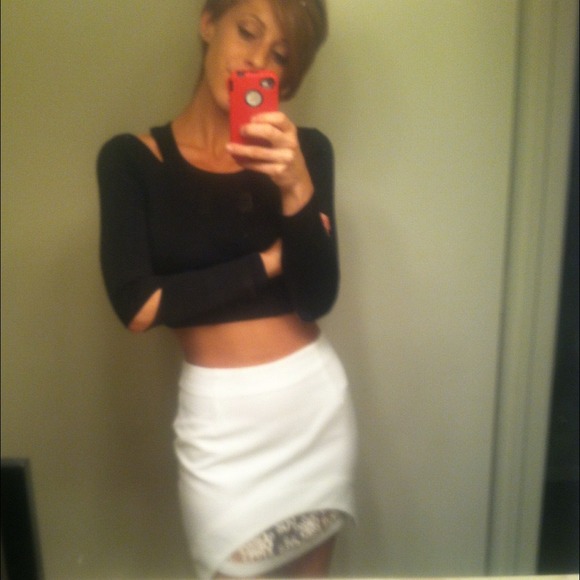 Black zippered crop top - Picture 2 of 4