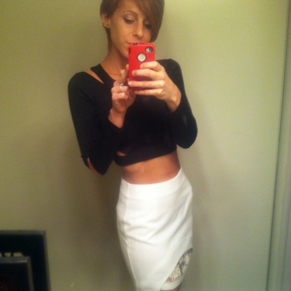 Black zippered crop top - Picture 4 of 4