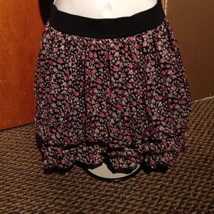 🚫🚫SOLD EXPRESS Floral skirt🌺🌸