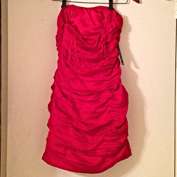 Express Red Ruched Strapless Dress - Picture 3 of 4