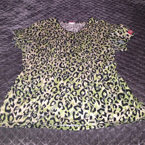 SOLD Dickies Scrub Top