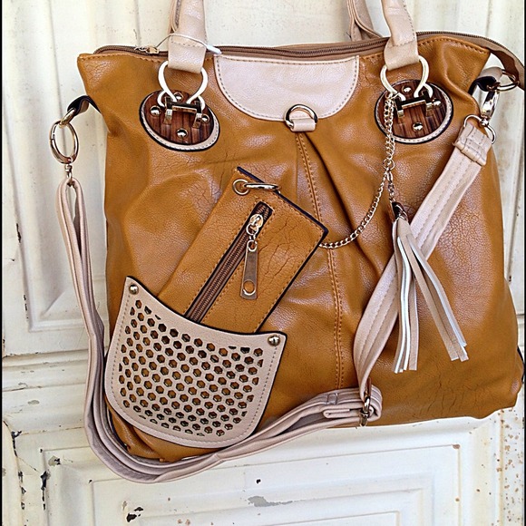 ❗🚫SOLD IN BUNDLE❗Honeycomb Keeper Handbag - Picture 2 of 4