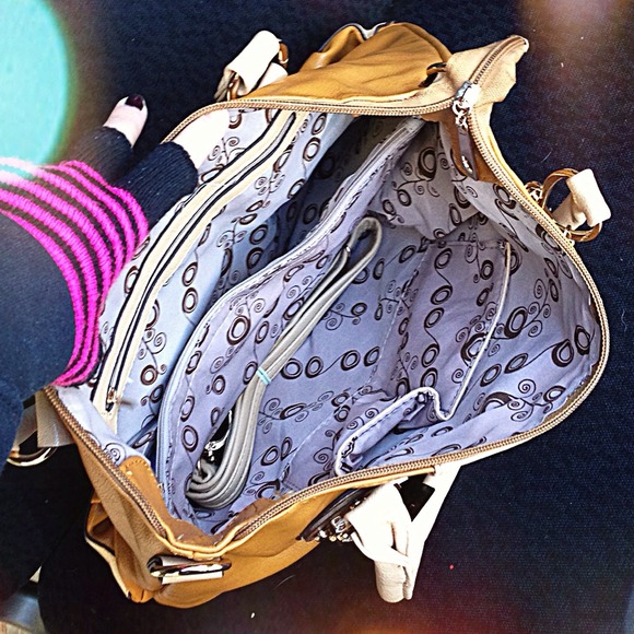 ❗🚫SOLD IN BUNDLE❗Honeycomb Keeper Handbag - Picture 4 of 4