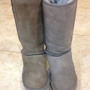 Ugg Boots Tall Grey Classic Size 9 ON HOLD