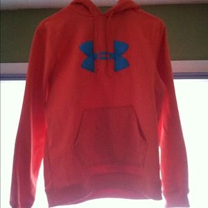 Ladies Under Armour Sweatshirt