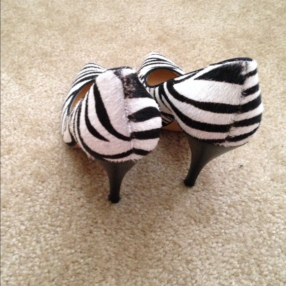 ✨Talbots Zebra Print Calf Hair Heels✨⬇️$60⬇️ - Picture 3 of 4