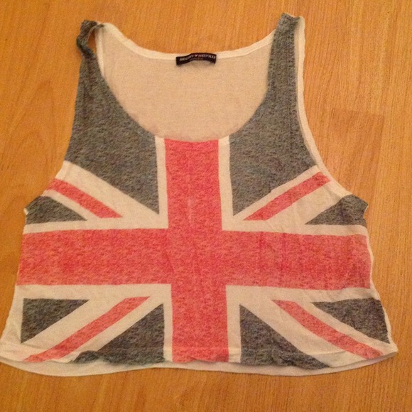 Brandy Melville cropped top one size