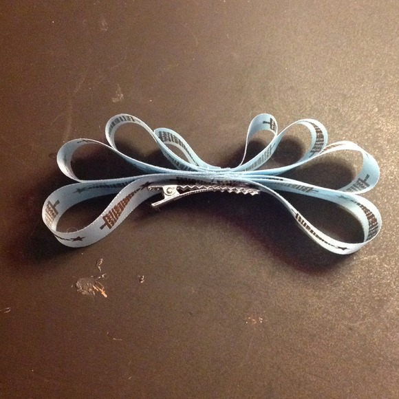 Bows - Picture 2 of 2