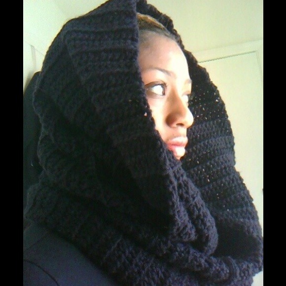 Jonesie Snood - Picture 1 of 4