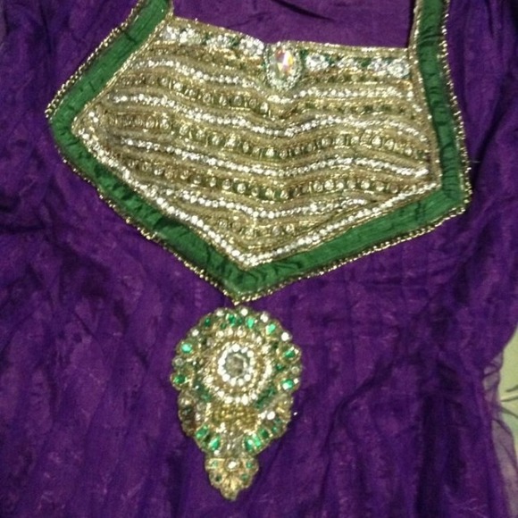 Beautiful Indian dress - Picture 2 of 4