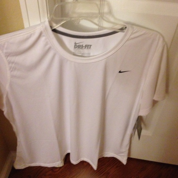 Nike NWT dri-fit workout shirt