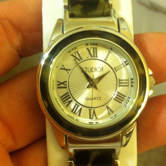 Brand New Watch - Picture 2 of 4