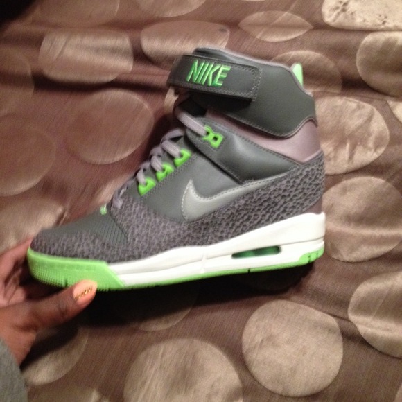 SOLD - Picture 2 of 4