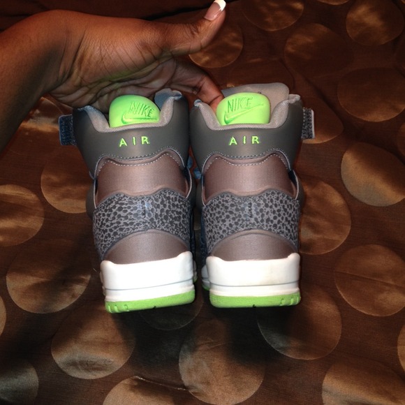 SOLD - Picture 3 of 4