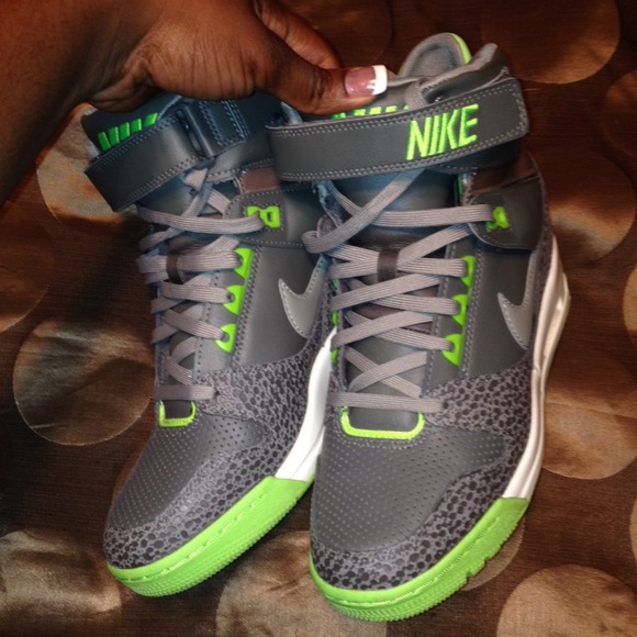 SOLD - Picture 4 of 4