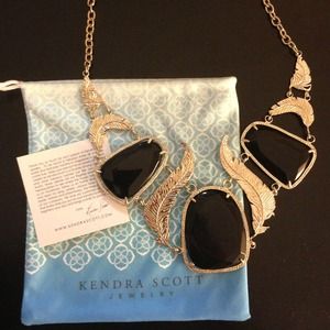 Reserved!! Gorgeous Kendra Scott statement
