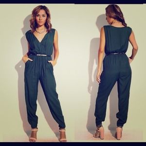 REDUCED - Classy green jumper NWOT size M