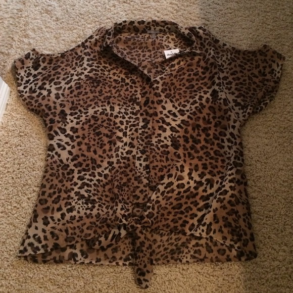 Never worn, still has price tag. Charlotte Russe - Picture 1 of 4