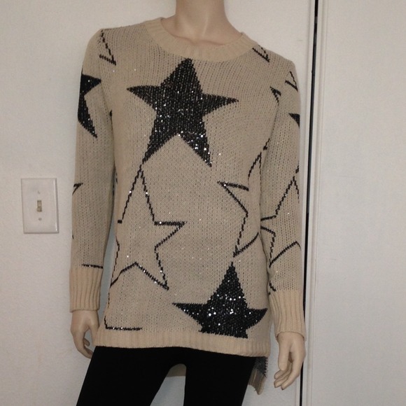 High-low beige sweater w/stars (M/L)