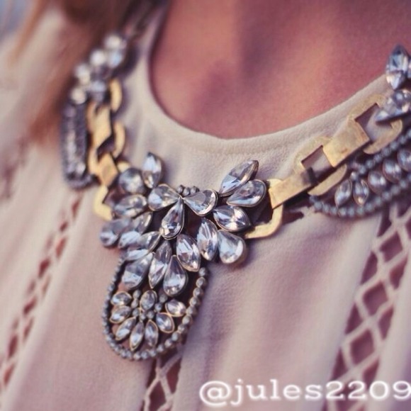 Jewelry - Crystal statement necklace gold adjustable