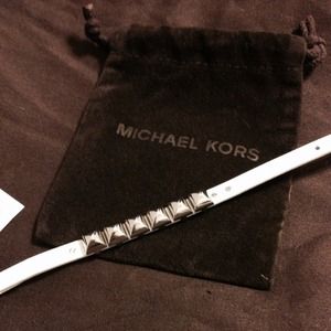 🚫SOLD🚫ON EBAY Michael Kors leather & silver tone