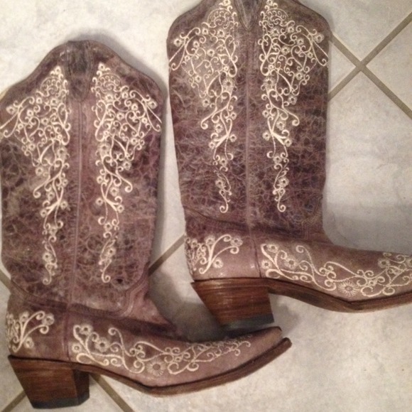 Cowgirl Boots!! Genuine leather EXCELLENT shape!!