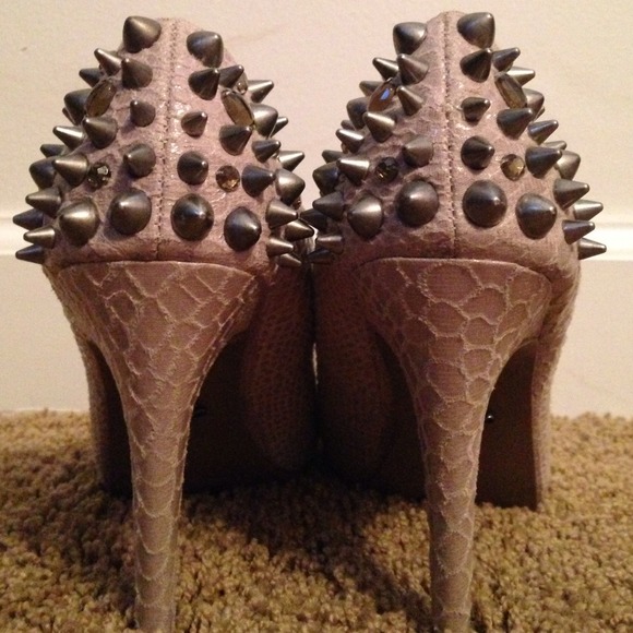 Vera wang pumps - Picture 2 of 4