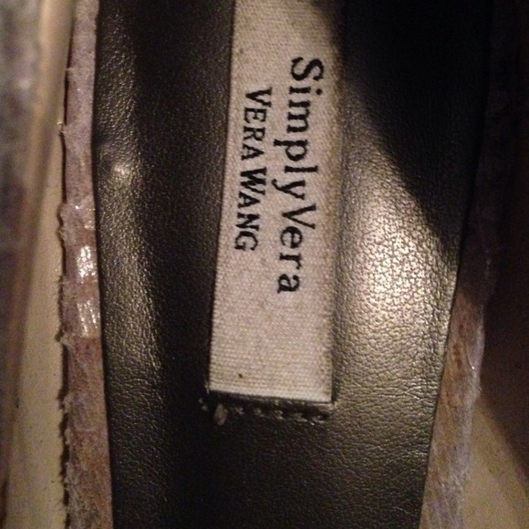 Vera wang pumps - Picture 4 of 4