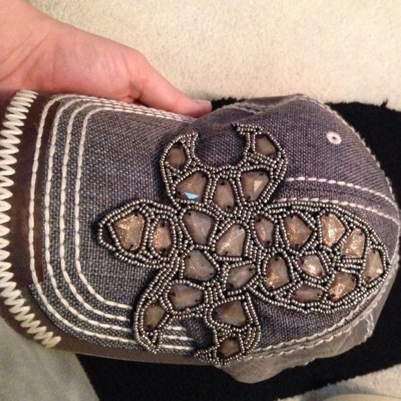 Buckle hat 🎊REDUCED🎊 - Picture 2 of 4