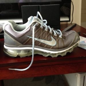 😊Nike AirMax blue sneakers.