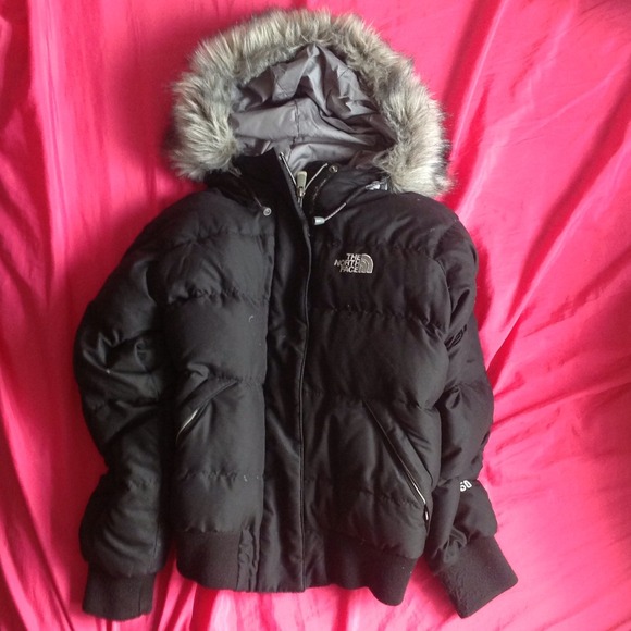 *SOLD* North face short down jacket 550 xs