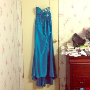 Teal Tiffany Designs formal gown size 6. Worn 1x.