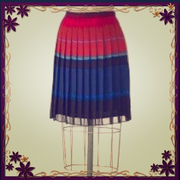 🌺HP🌺Accordion skirt from Elle