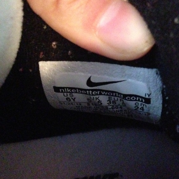 Sold!!!   Nike Air Flight size 6y. - Picture 3 of 3