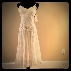 Sue Wong size 4 white lace dress 3/4 length