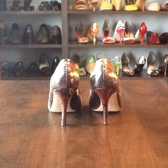 Kate Spade brown snake skin shoes - Picture 2 of 4