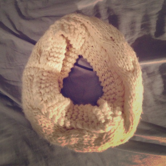 Knitted Creme infinity scarf - Picture 1 of 1