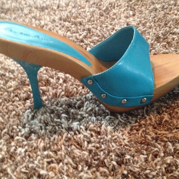 Open toe heels - Picture 3 of 4
