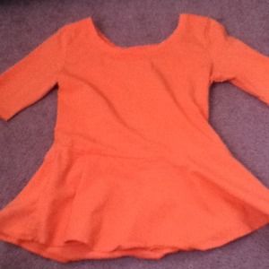 Adorable peach top