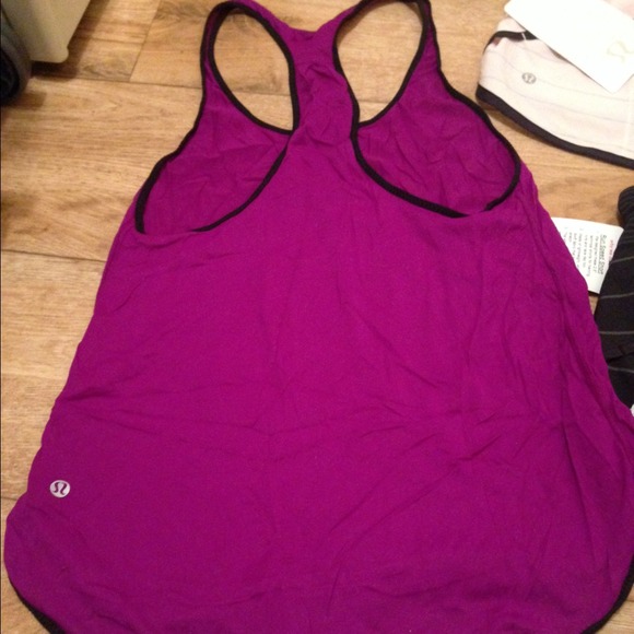 Sold!! Lululemon 105f run singlet 4 tender violet