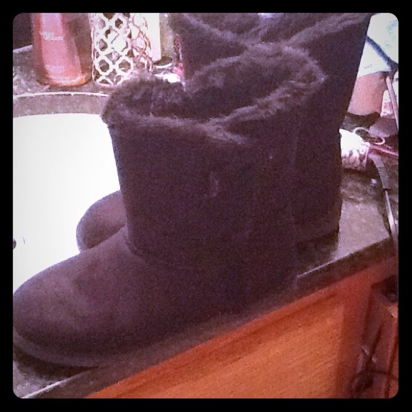 Black fuzzy boots
