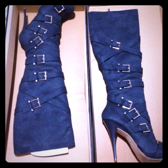 Michael Antonio Suede Boots