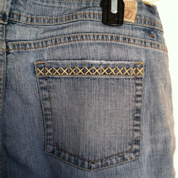 Cupries - Picture 3 of 3