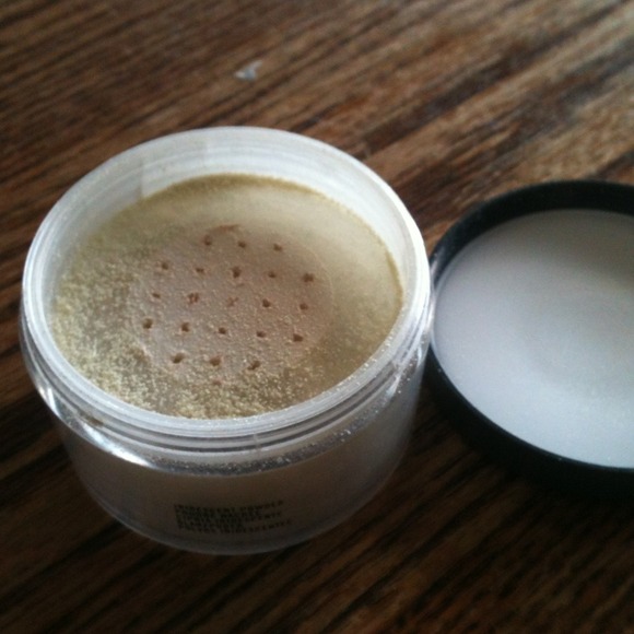 Authentic mac iridescent powder